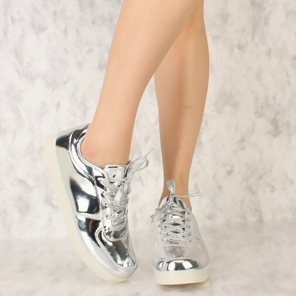 Let's Shine Forever Silver Mirror Metallic Low Top Lace Up Sneaker's Flat Sz 8.5